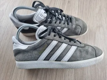 Basket Adidas Gazelle noir/gris Femme Taille 38