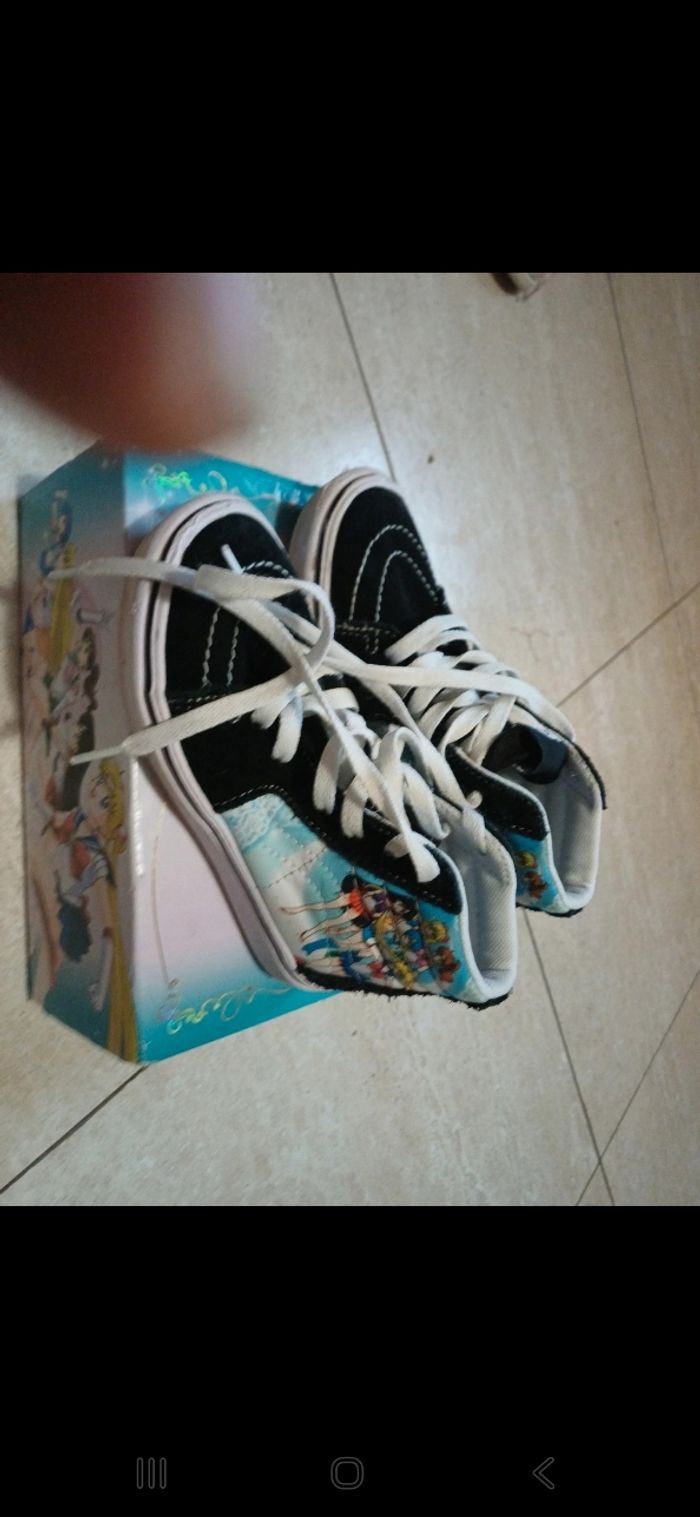 Vans sk8 hi collection Saylor Moon t 29 - photo numéro 3