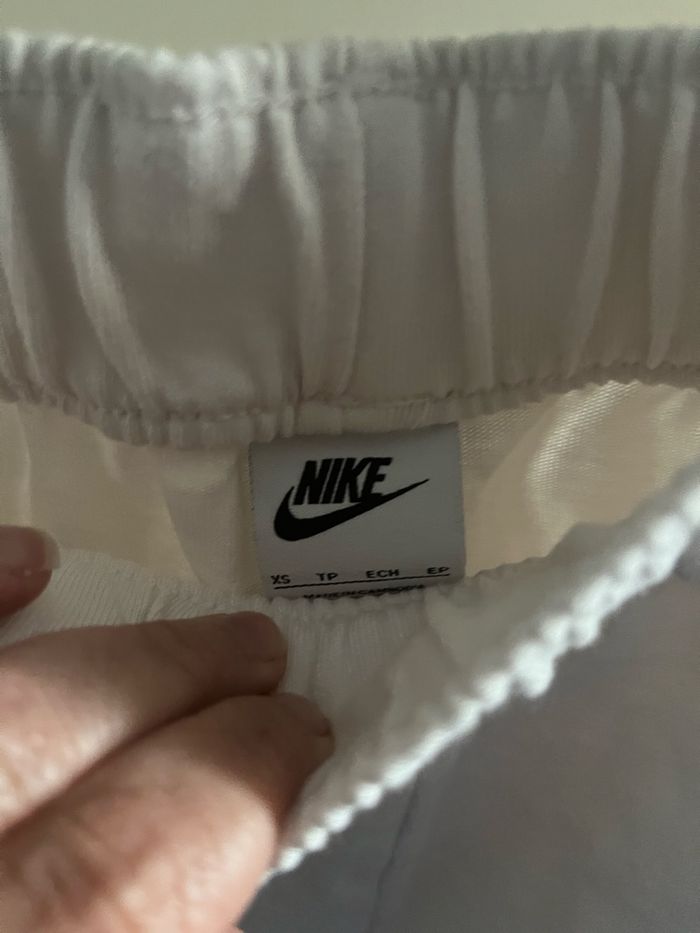 Short Nike femme taille XS - photo numéro 3