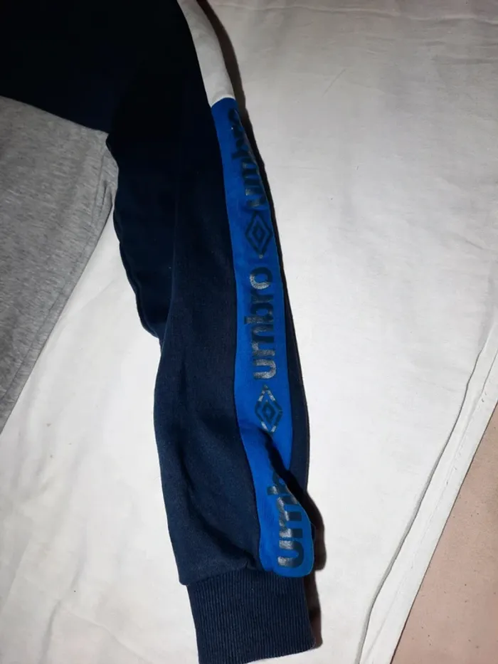 Pull à capuche umbro - photo numéro 3