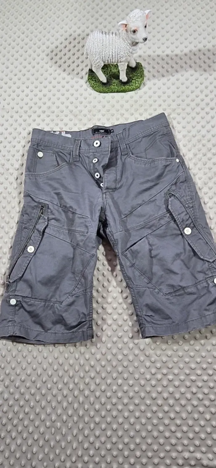 Short cargo 38