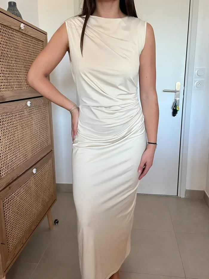 Robe longue et drapée crème 4th Reckless - photo numéro 2