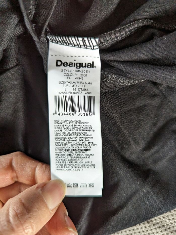 Très jolie robe Desigual neuve - photo numéro 3