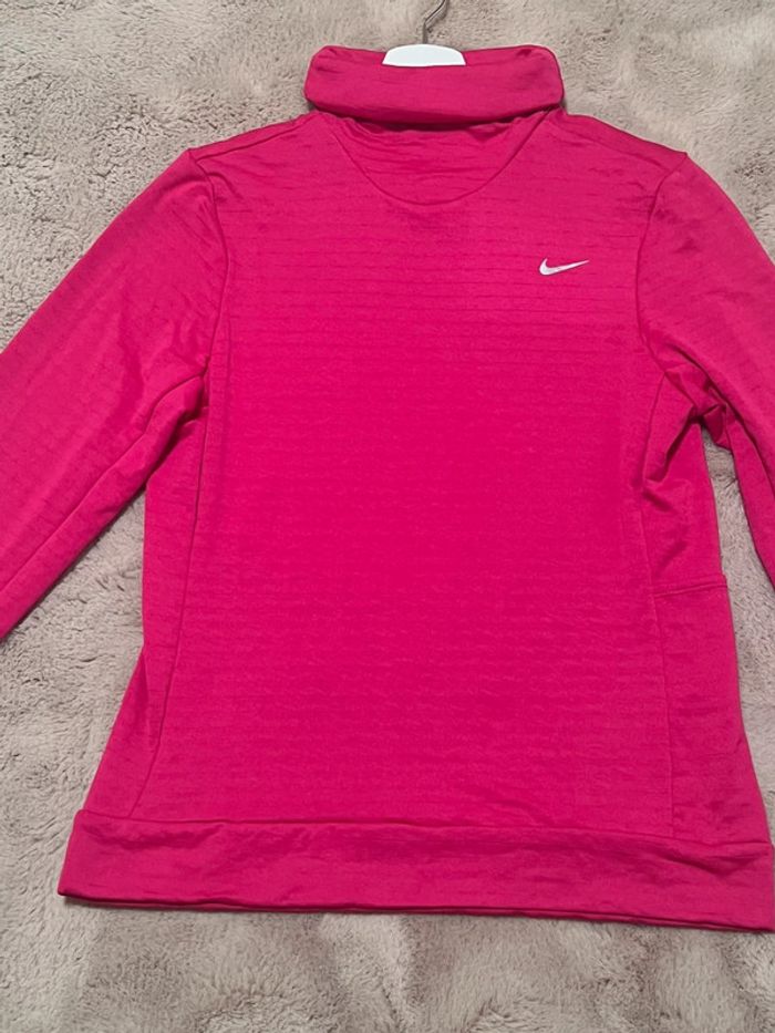 Haut Nike - photo numéro 2