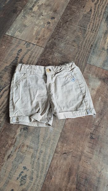 Short kiabi 24 mois en très bon état
