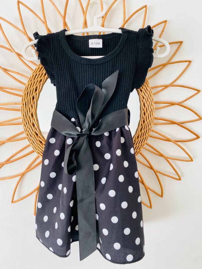 Robe à pois comme neuve 9/12 mois - photo numéro 3