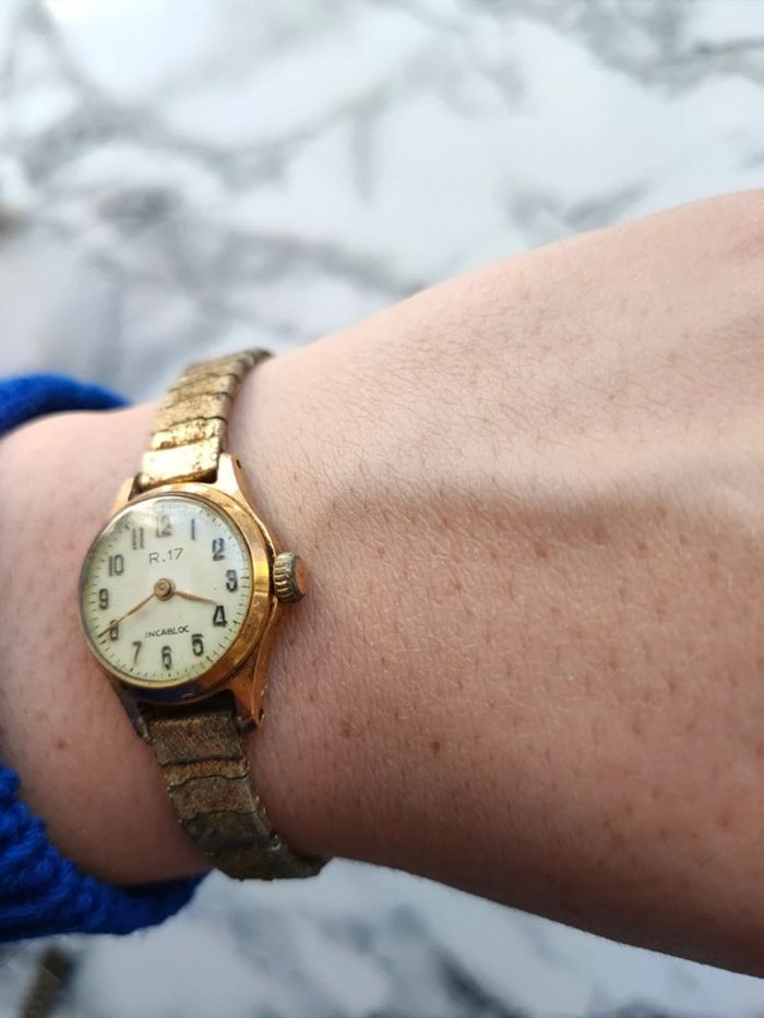 Montre vintage doré - photo numéro 4