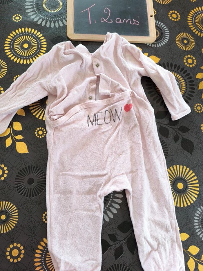 Pyjama taille 2 ans en très bon état - photo numéro 3