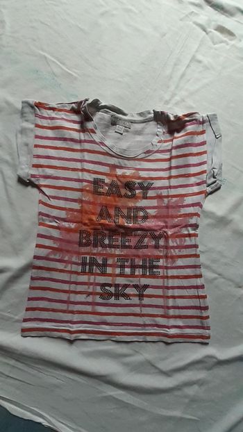 Tee-shirt blanc rayé orange écriture strass noir