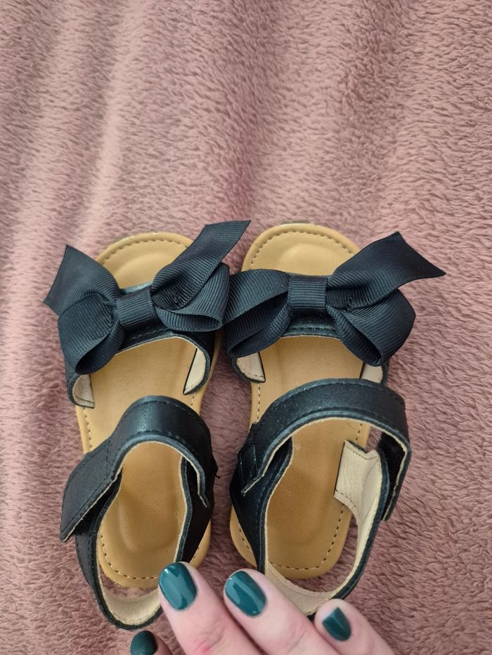 Paire de sandales taille 21 - photo numéro 2