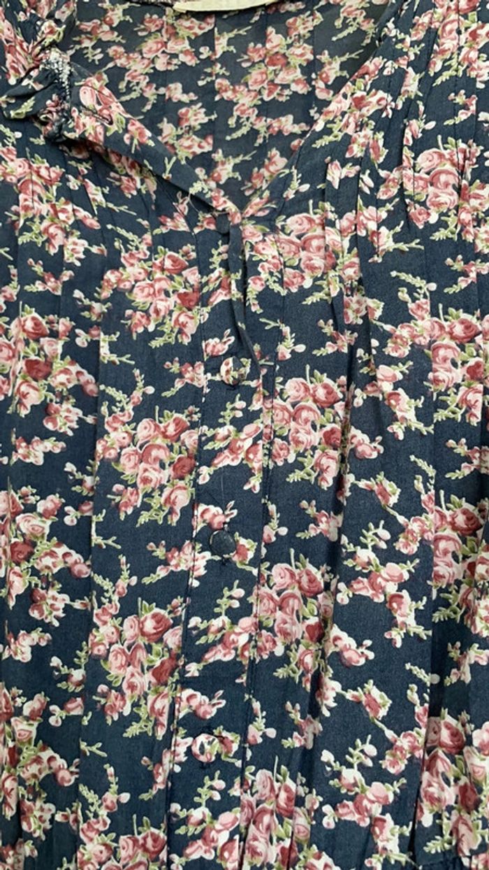 Robe Fleurie taille S marque Leslly - photo numéro 2
