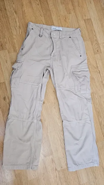 Pantalon cargo Bershka taille 40