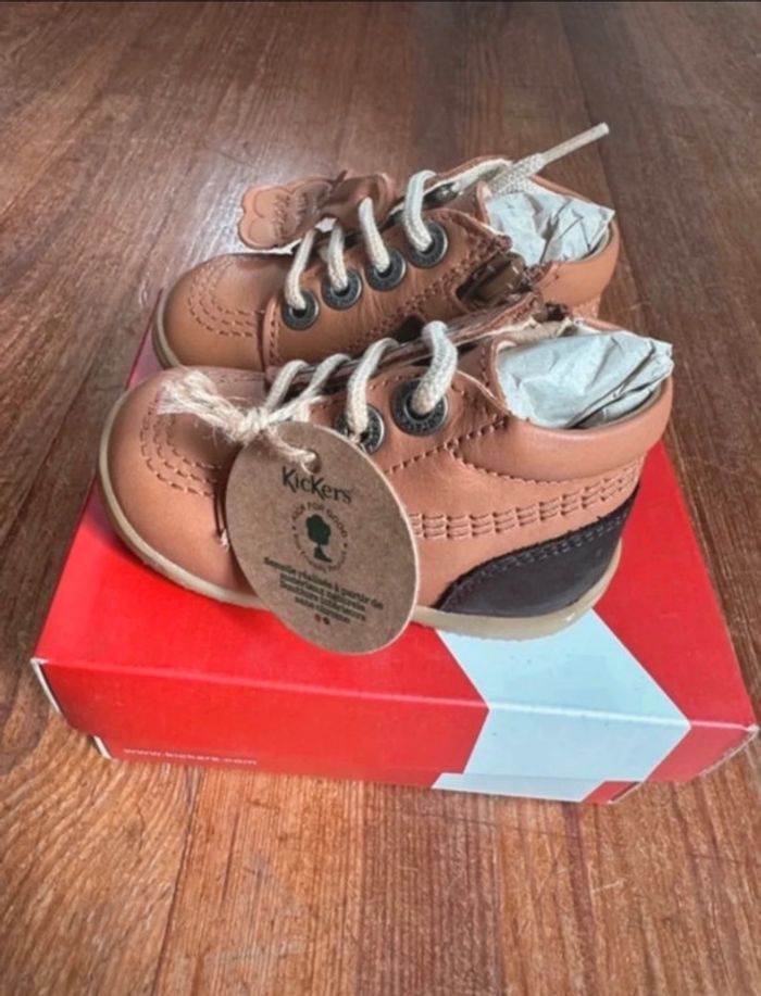 Bottines cuir chaussures bébé neuves Kickers Gazip lacets marron camel beige 19 - photo numéro 3