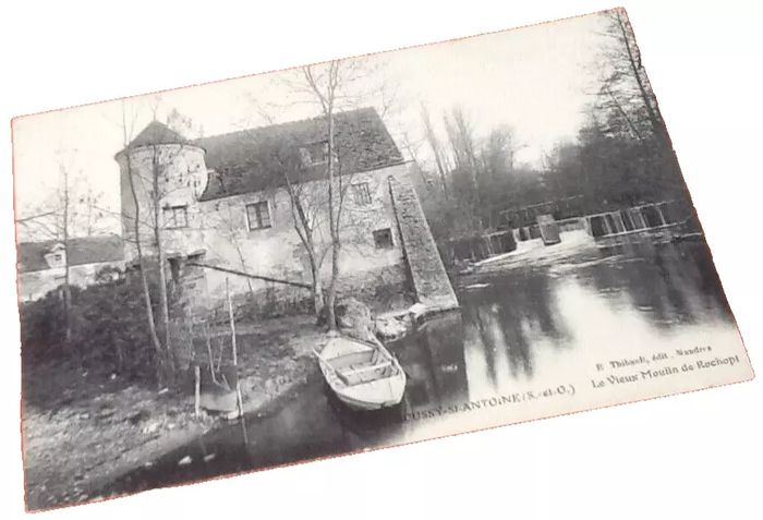 Boussy-Saint-Antoine Le vieux moulin de Rochopt