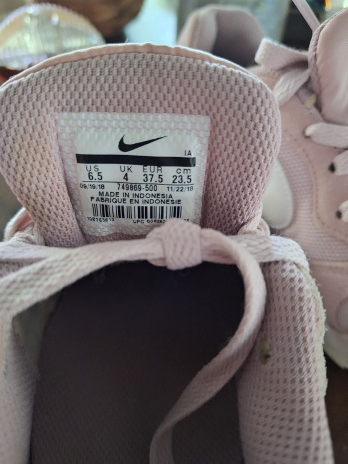 Baskets Nike rose - photo numéro 4