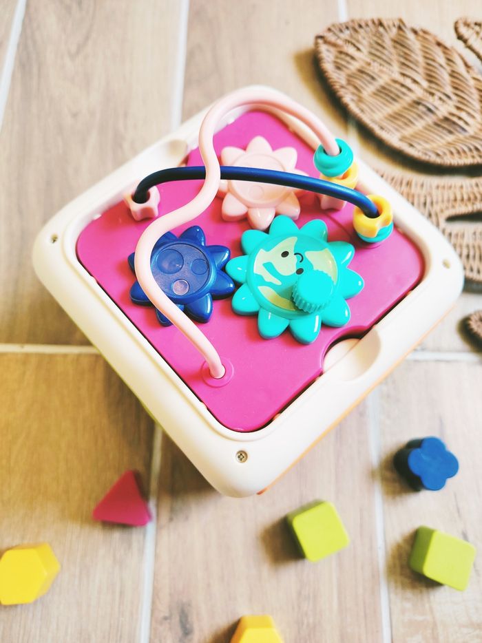 🎶 Cube busy board sonore multi activités 7 en 1 en plastique - photo numéro 2