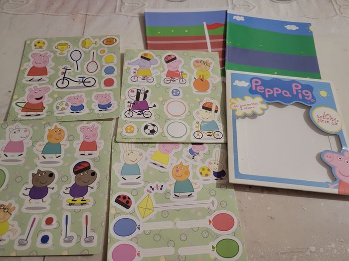 Peppa pig 40 gommettes autocollantes 2 décors - photo numéro 2