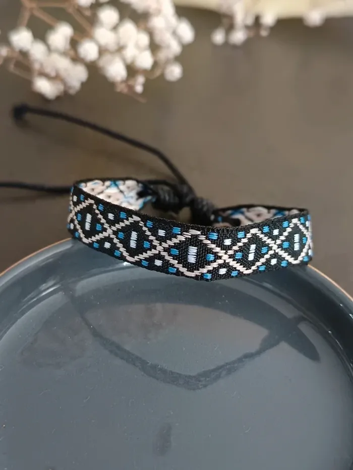 Bracelet style Brésilien noir et bleu