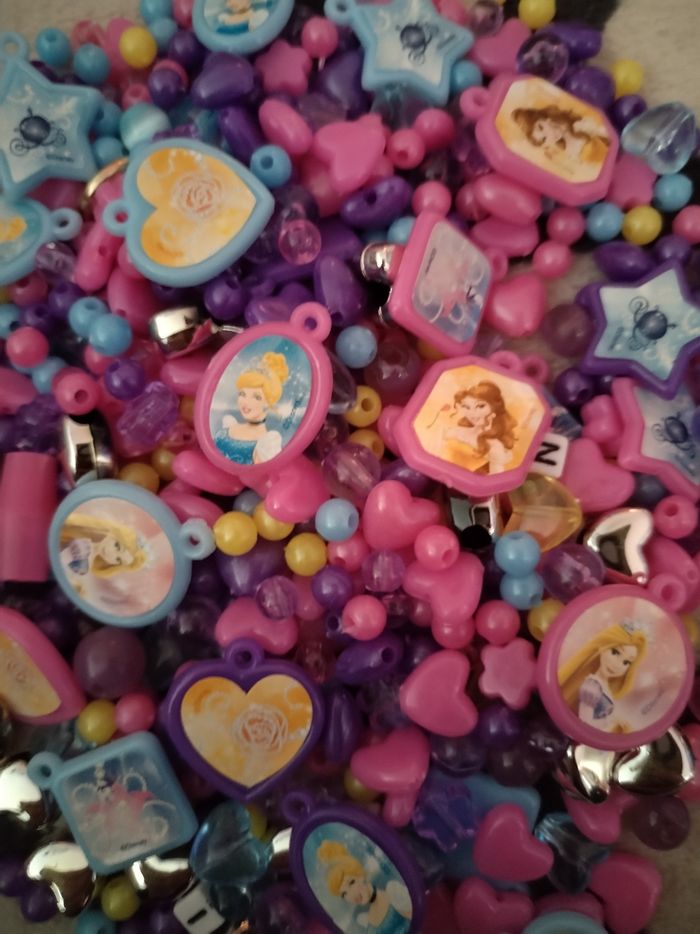 Lot de Perles Princesses Disney neuves - photo numéro 2