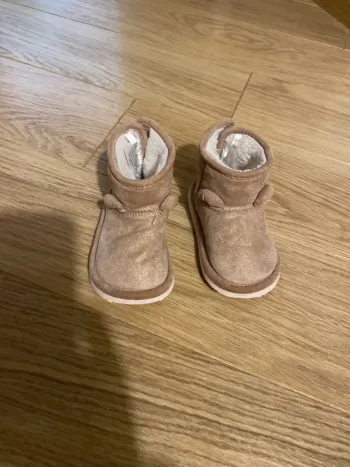 22- bottes fourrées H&M