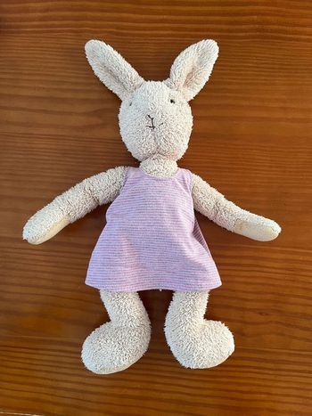 Peluche lapin, robe rose