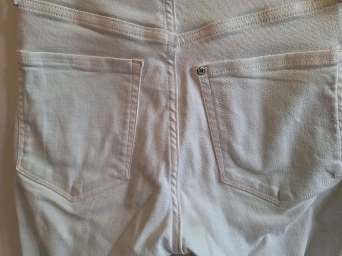 Jean bleu très clair / blanc skinny H&M S - photo numéro 4