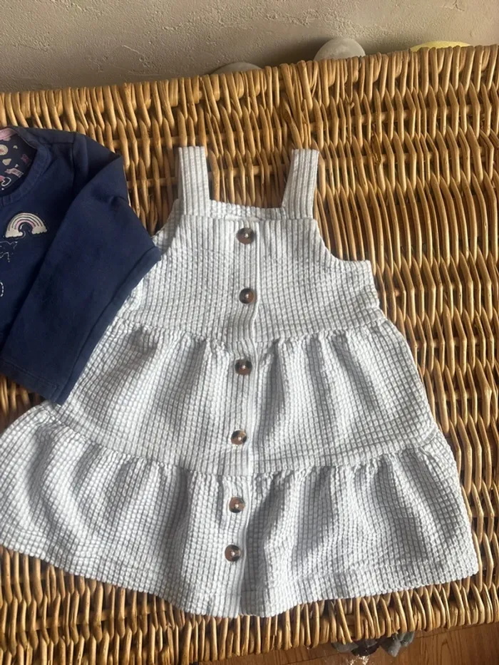 Ensemble fille 9mois en très bon état - photo numéro 4