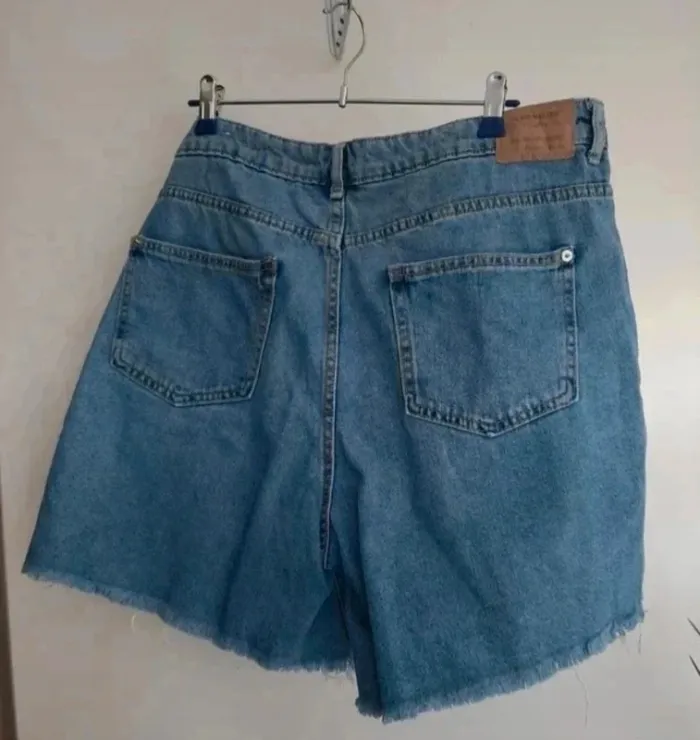 Short en jean bleu - photo numéro 2
