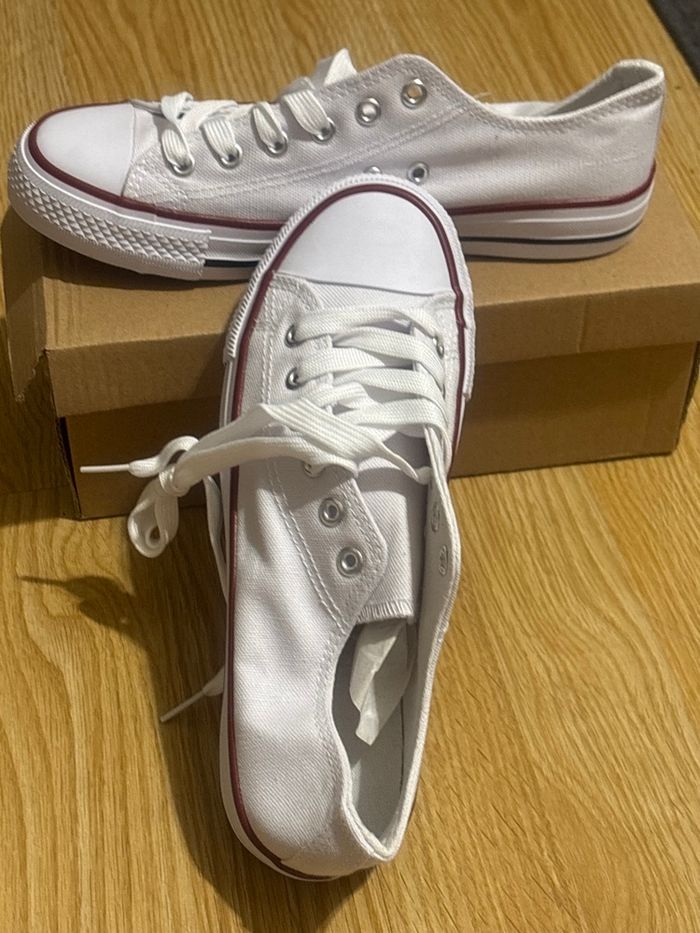 Chaussures blancs femme neuf avec boîte - taille 38