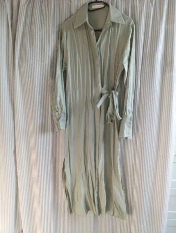 Longue robe vert pastel