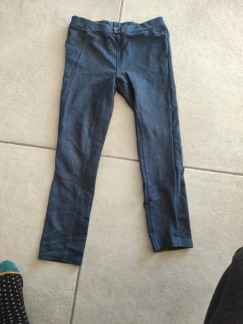 Lot de leggings cfk et autre marque 8 ans