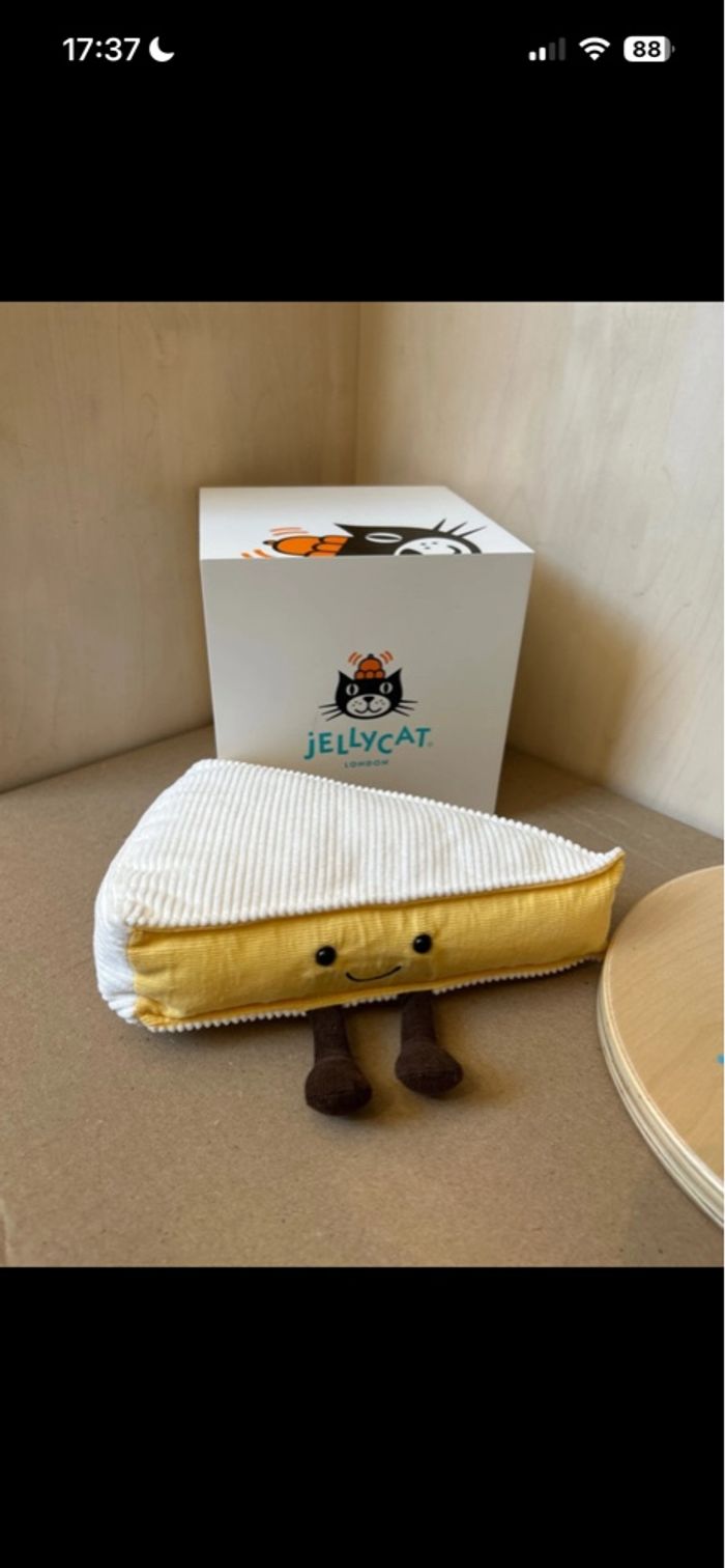 Peluche jellycat brie