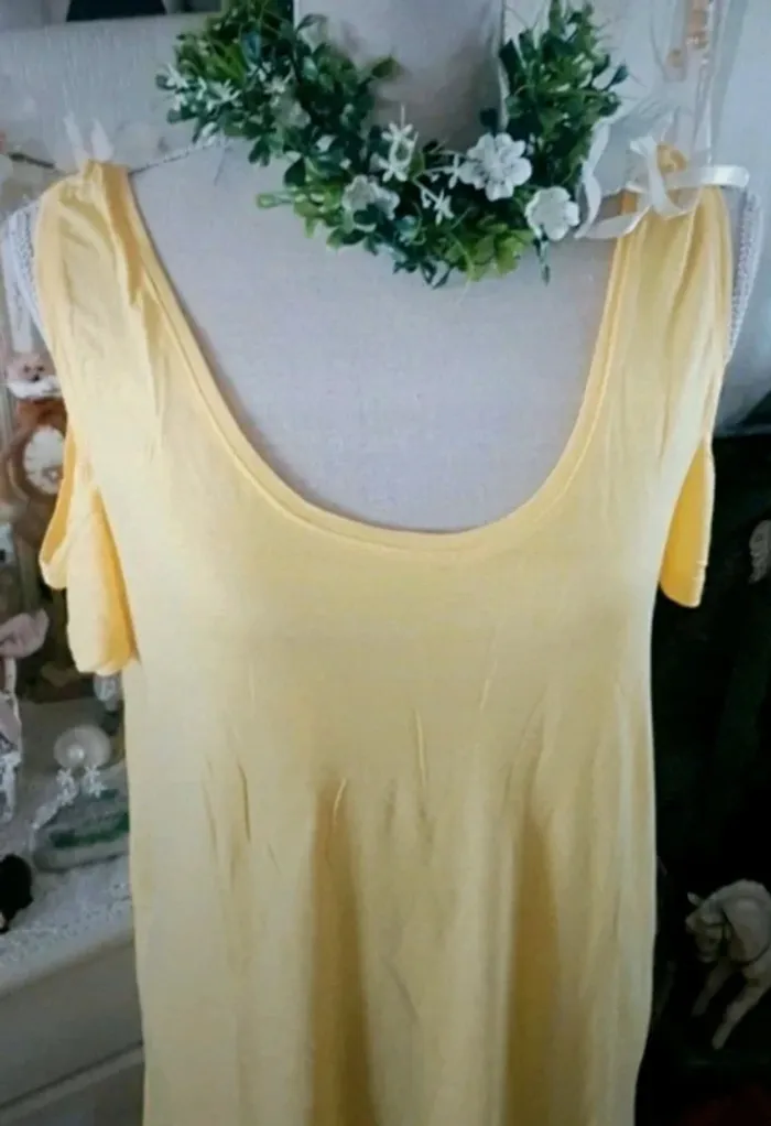 Haut jaune épaules dénudées kiabi Taille XL Neuf - photo numéro 3