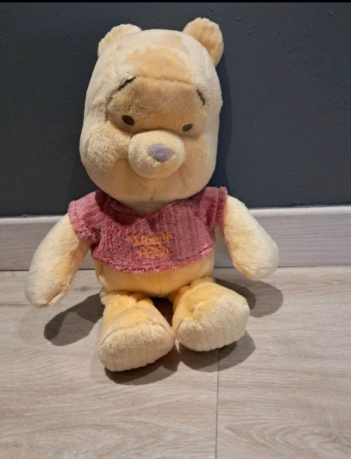 Peluche disney winnie l'ourson doudou - photo numéro 2