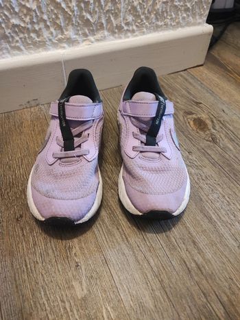 Baskets Nike révolution mauve 31