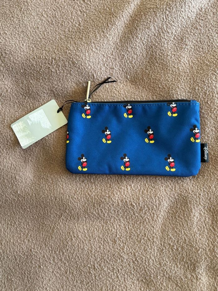 Trousse Disney loungefly Mickey mouse - photo numéro 2