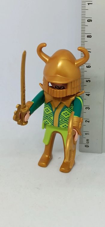 Homme samouraï doré et vert avec armes playmobil