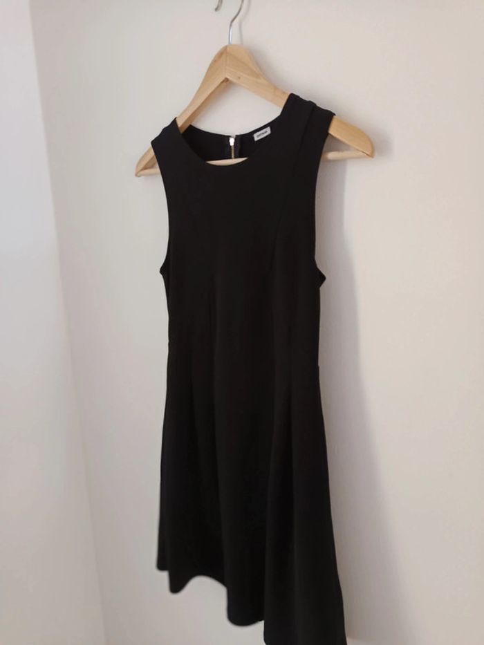 Robe noire - photo numéro 2