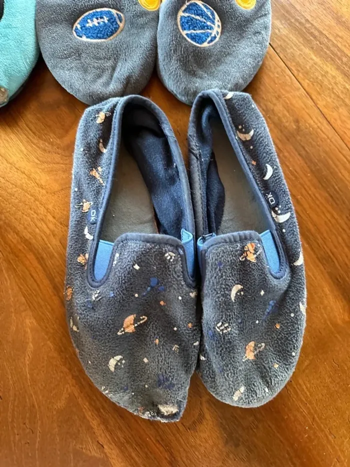 Lot chaussures nu pied scratch et pantoufles garçon 34 - photo numéro 5