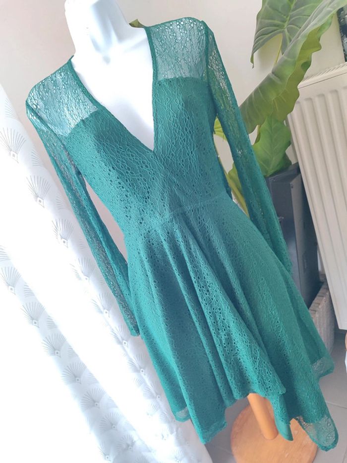 Robe dentelle asymétrique - photo numéro 2