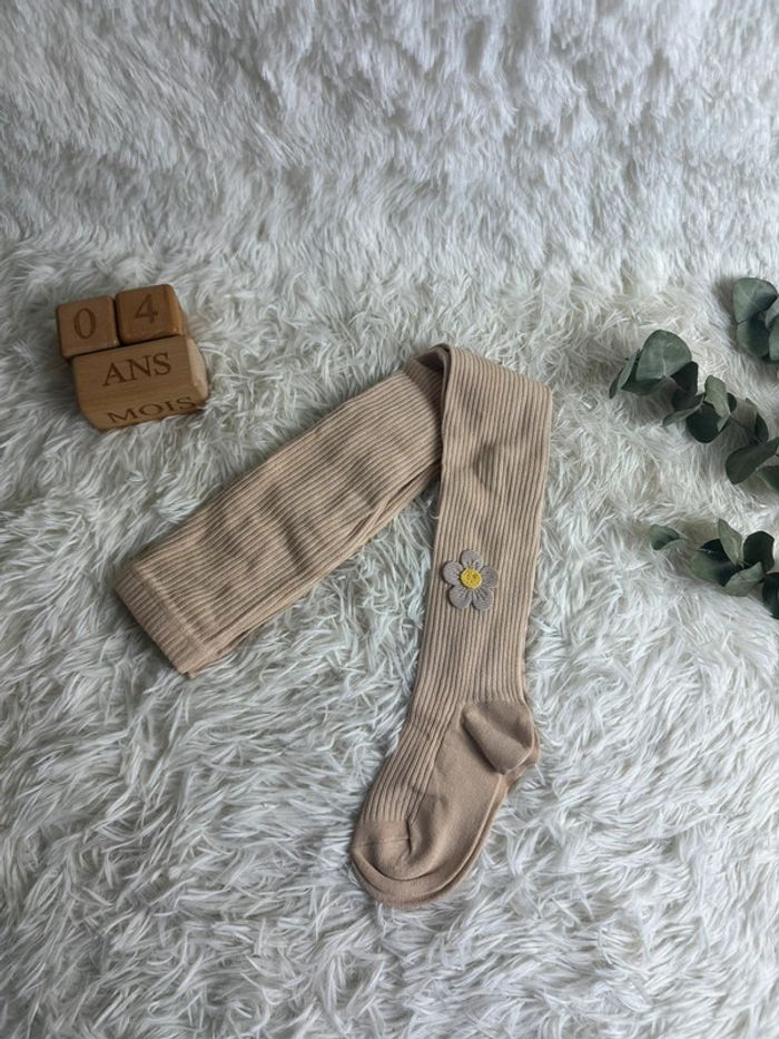 Paire de collant shein beige épais taille 4-6 ans