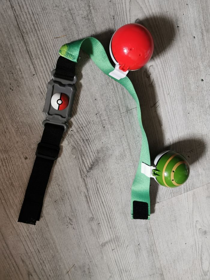 Ceinture pokemon avec 2 pokeball et 1 pokemon - photo numéro 3