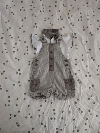 Ensemble salopette short/ tee shirt