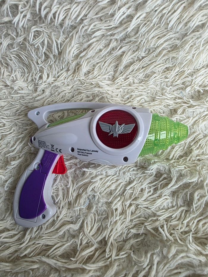 Accessoire pistolet buzz l'éclair dans toy story disneyland paris - photo numéro 3