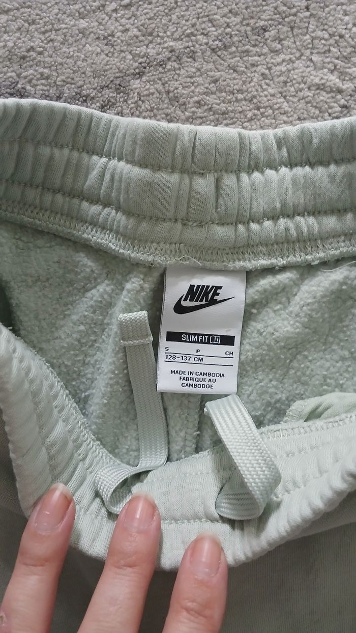 Jogging nike 8/9ans - photo numéro 3