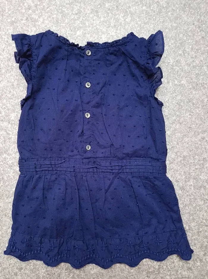 Robe 👗 Kidkanai
Taille 18 mois très bon état - photo numéro 4