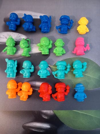 20 figurines kiki bonux vintage