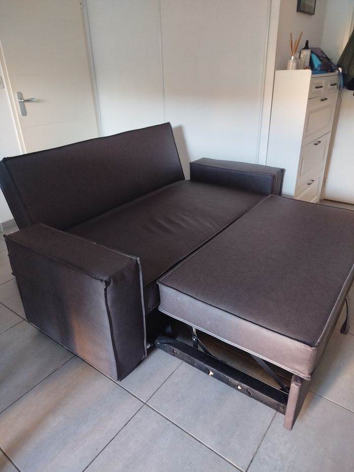 Canapé convertible aspect cuir - photo numéro 3