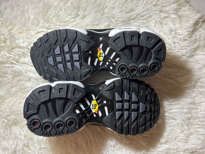 Nike tn noir blanc 32 - photo numéro 2