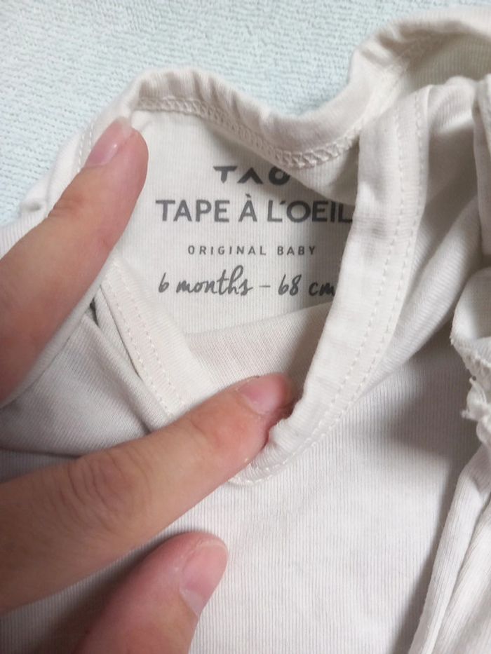 2 body tape à l'œil taille 6 mois - photo numéro 3